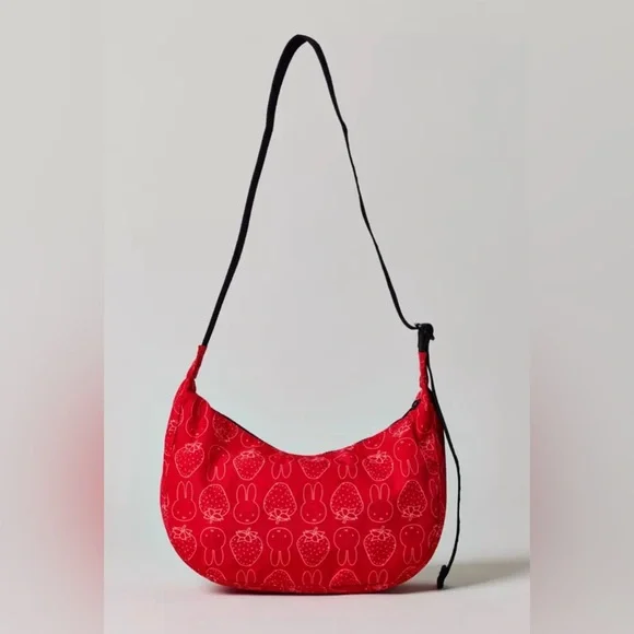 Baggu Miffy Strawberry Medium Crescent - Picture 1 of 2